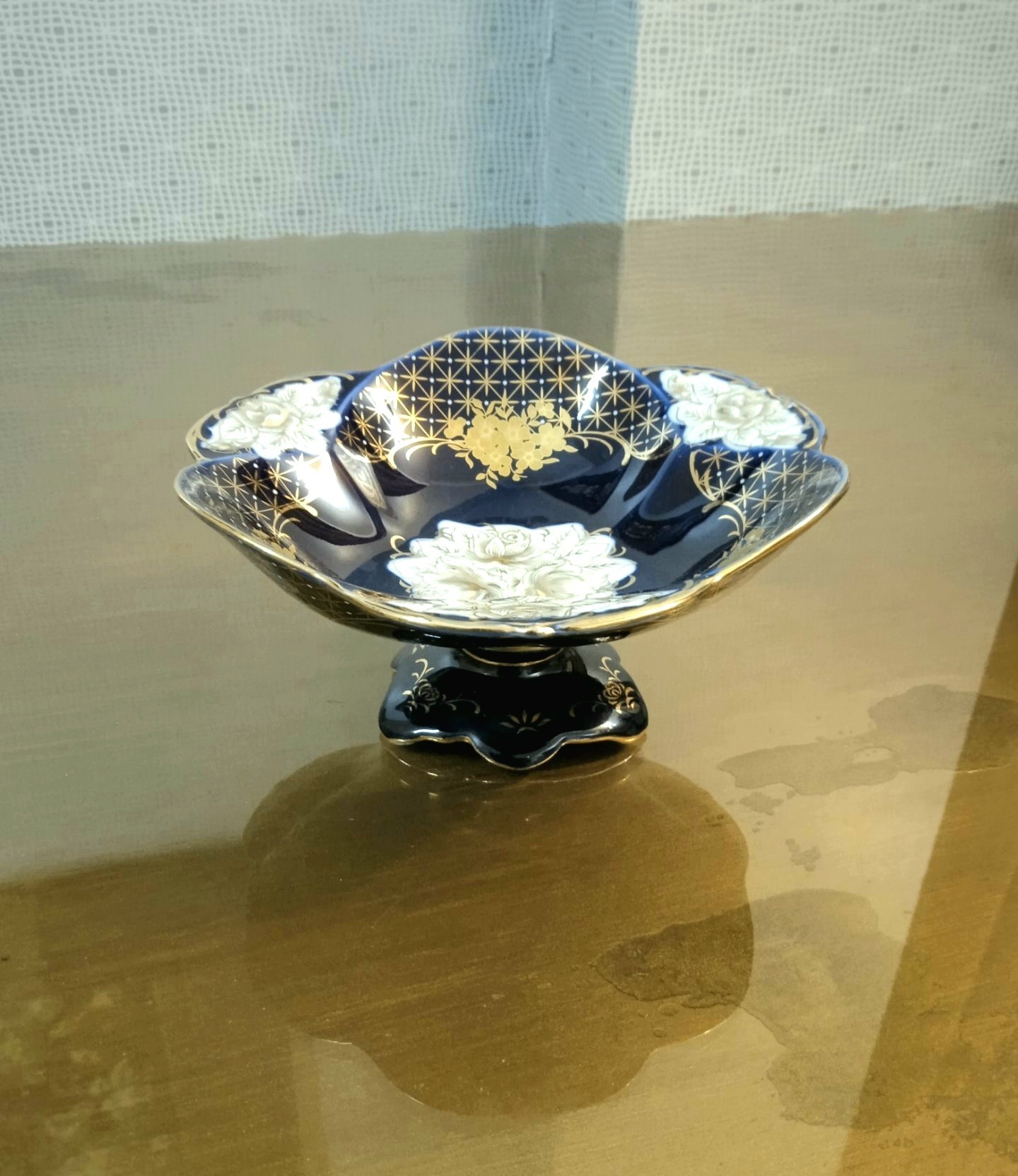 شکلات خوری پایه دار لاکچری