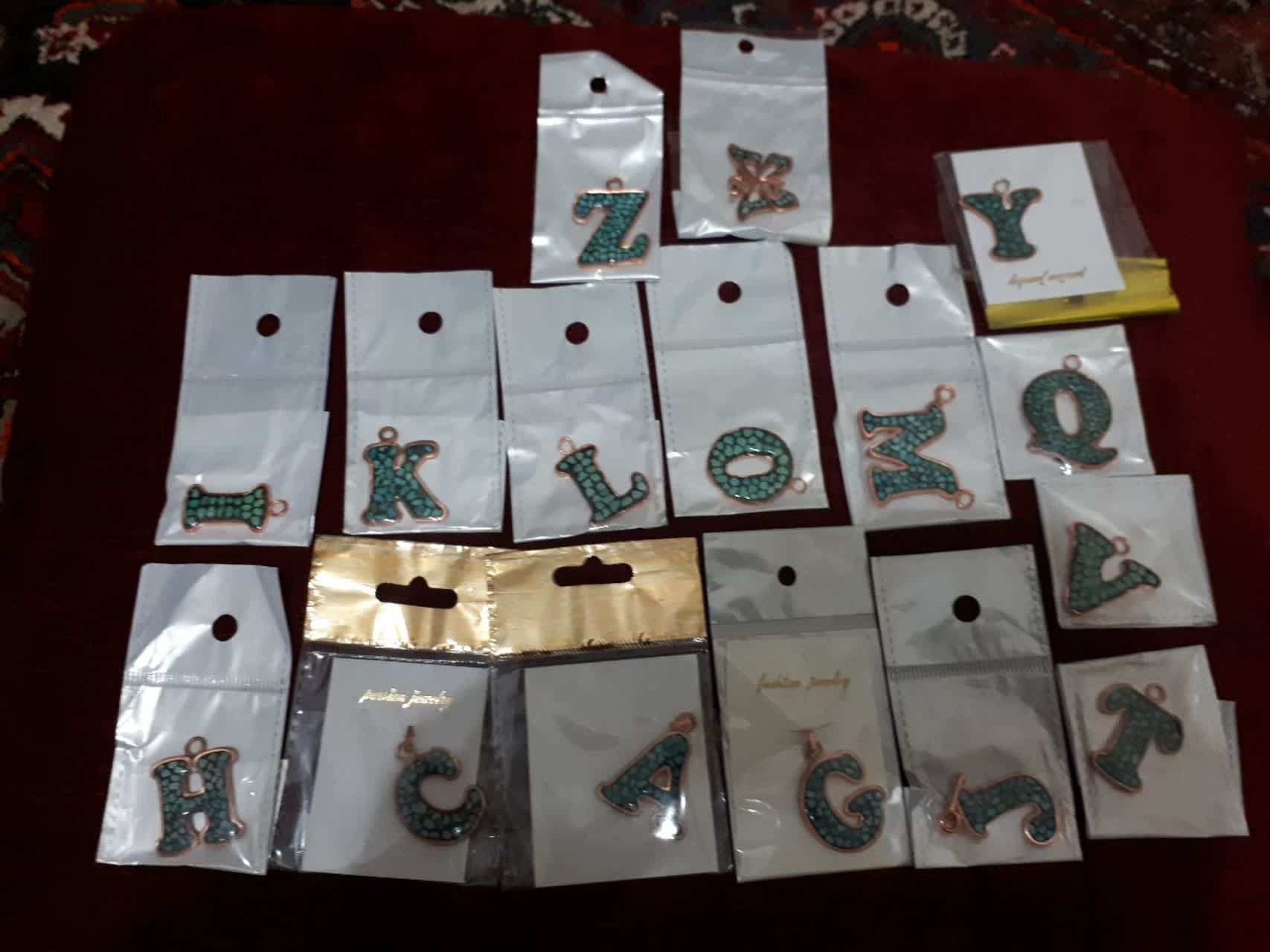 گردنبند حروف انگلیسی مس وفیرپزه