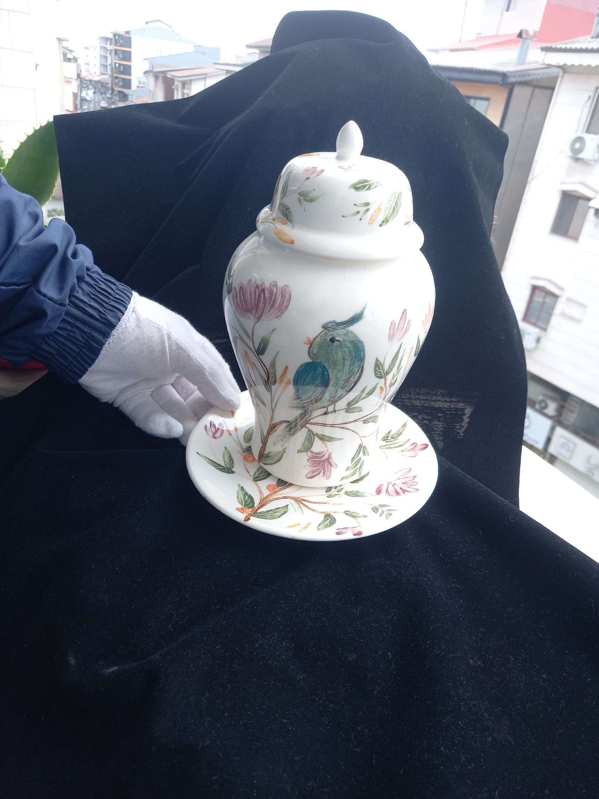 نقاشی کاملا کار دست سرامیکی