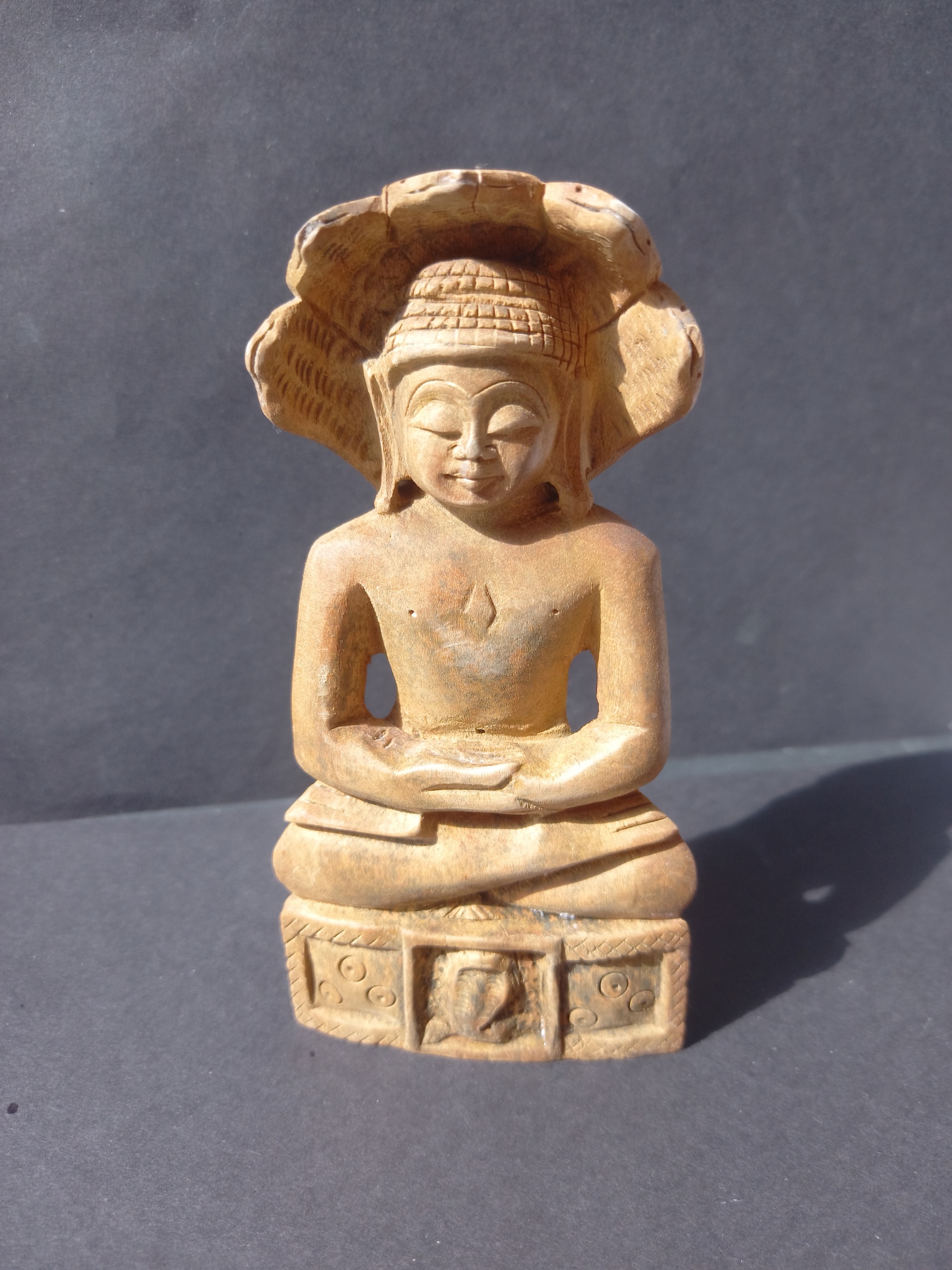 مجسمه قدیمی زیبا