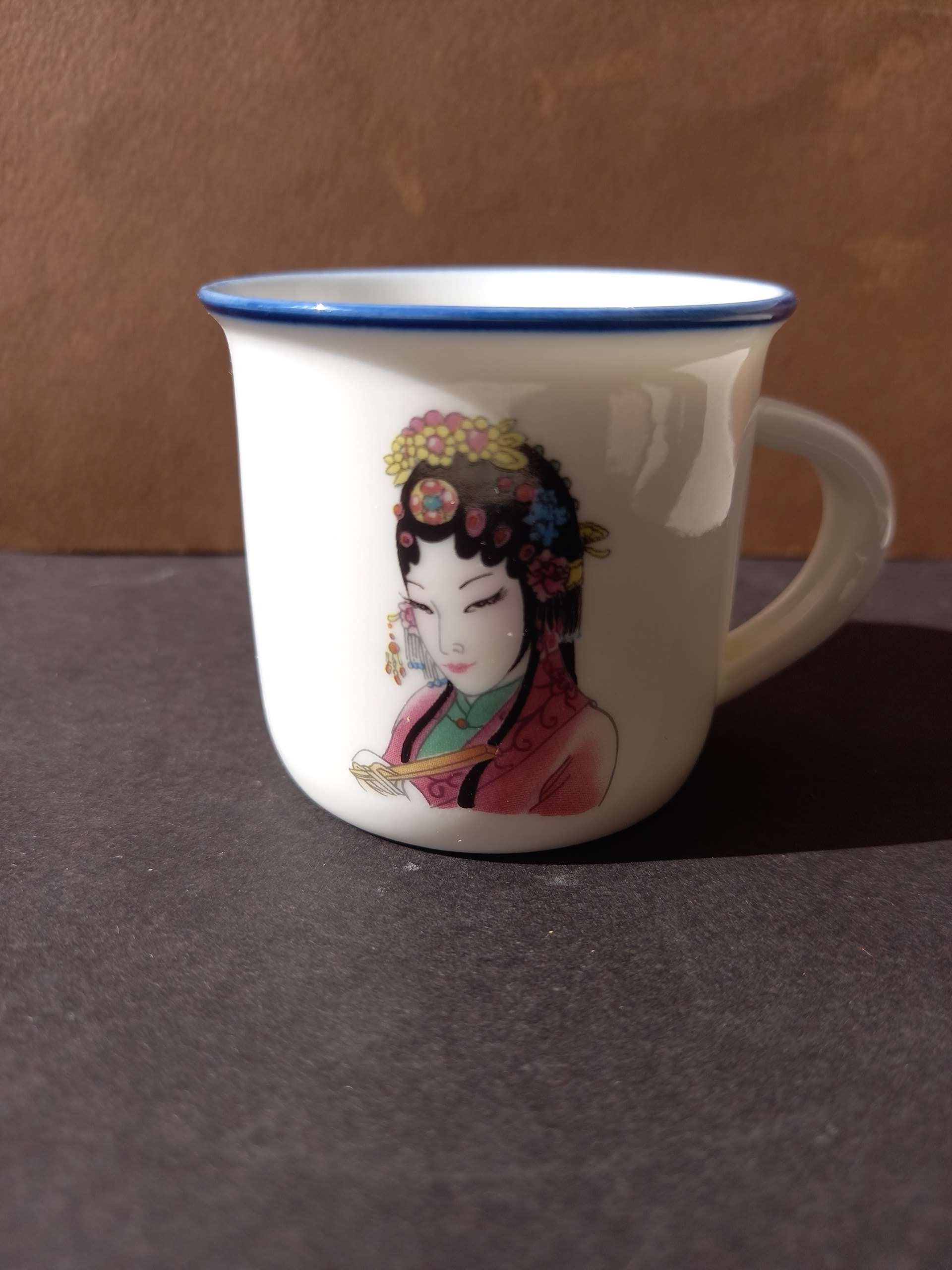 لیوان قدیمی ژاپنی سالم