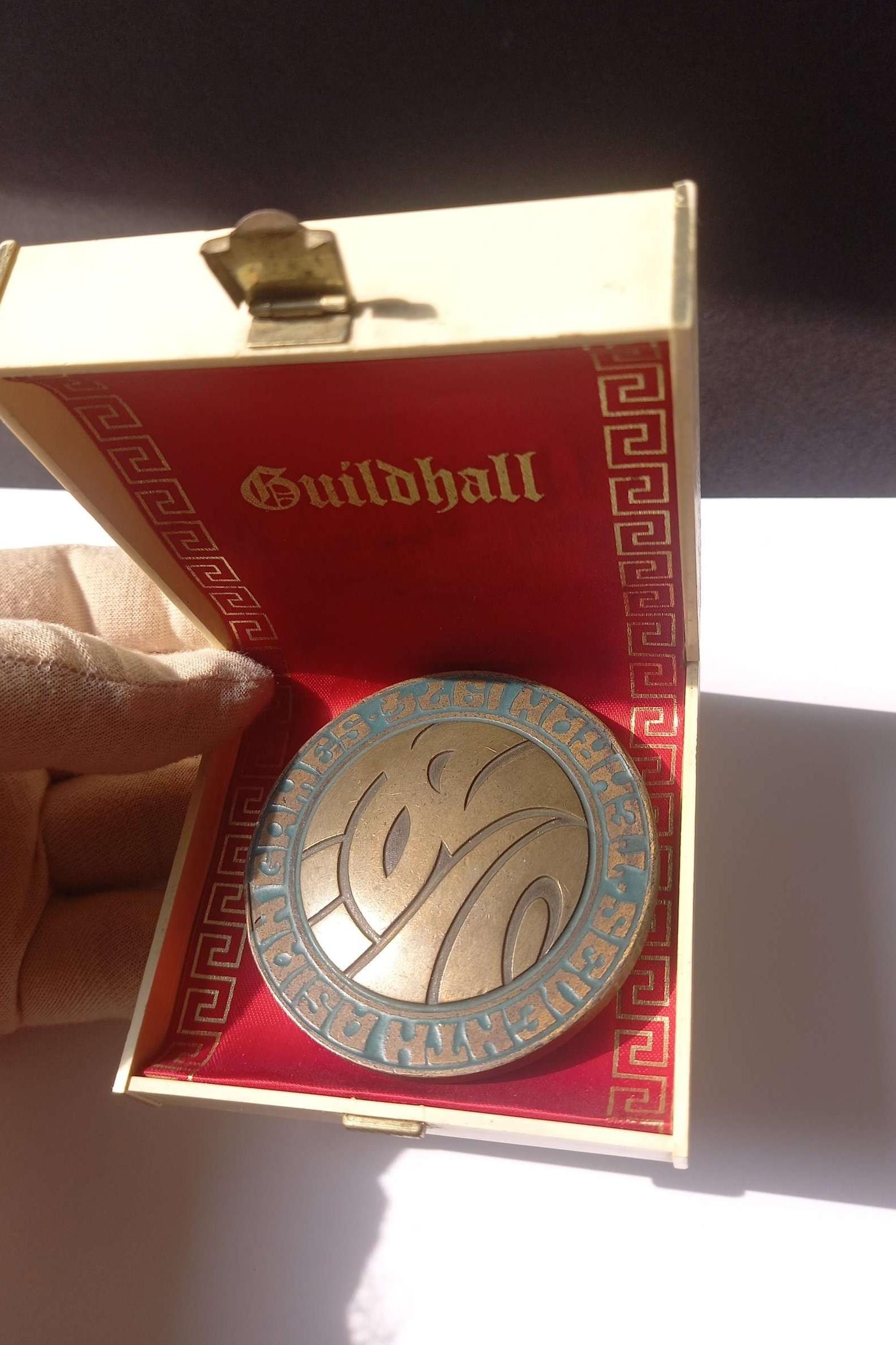 مدال یادبود بازیهای آسیایی تهران 1353محمدرضا شاه