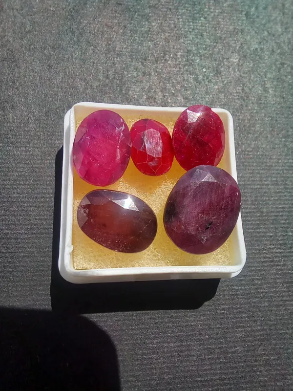 یاقوت 29/2 قیراط