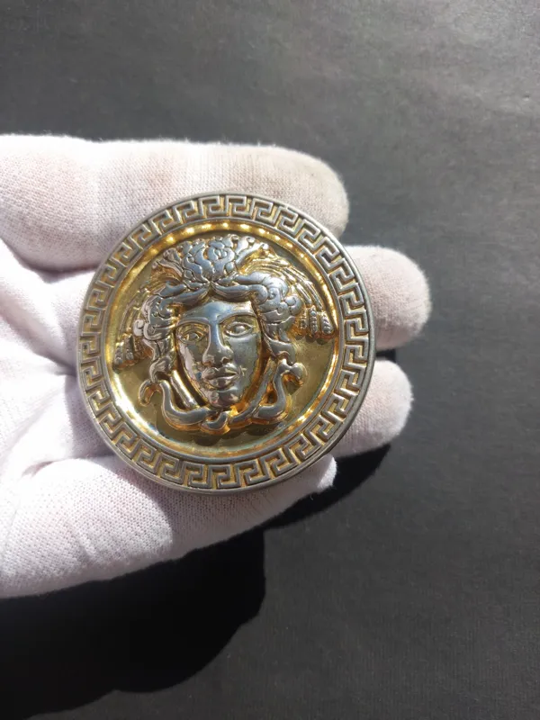 سگک کمربند ورساچه