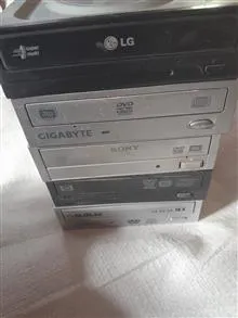 دی