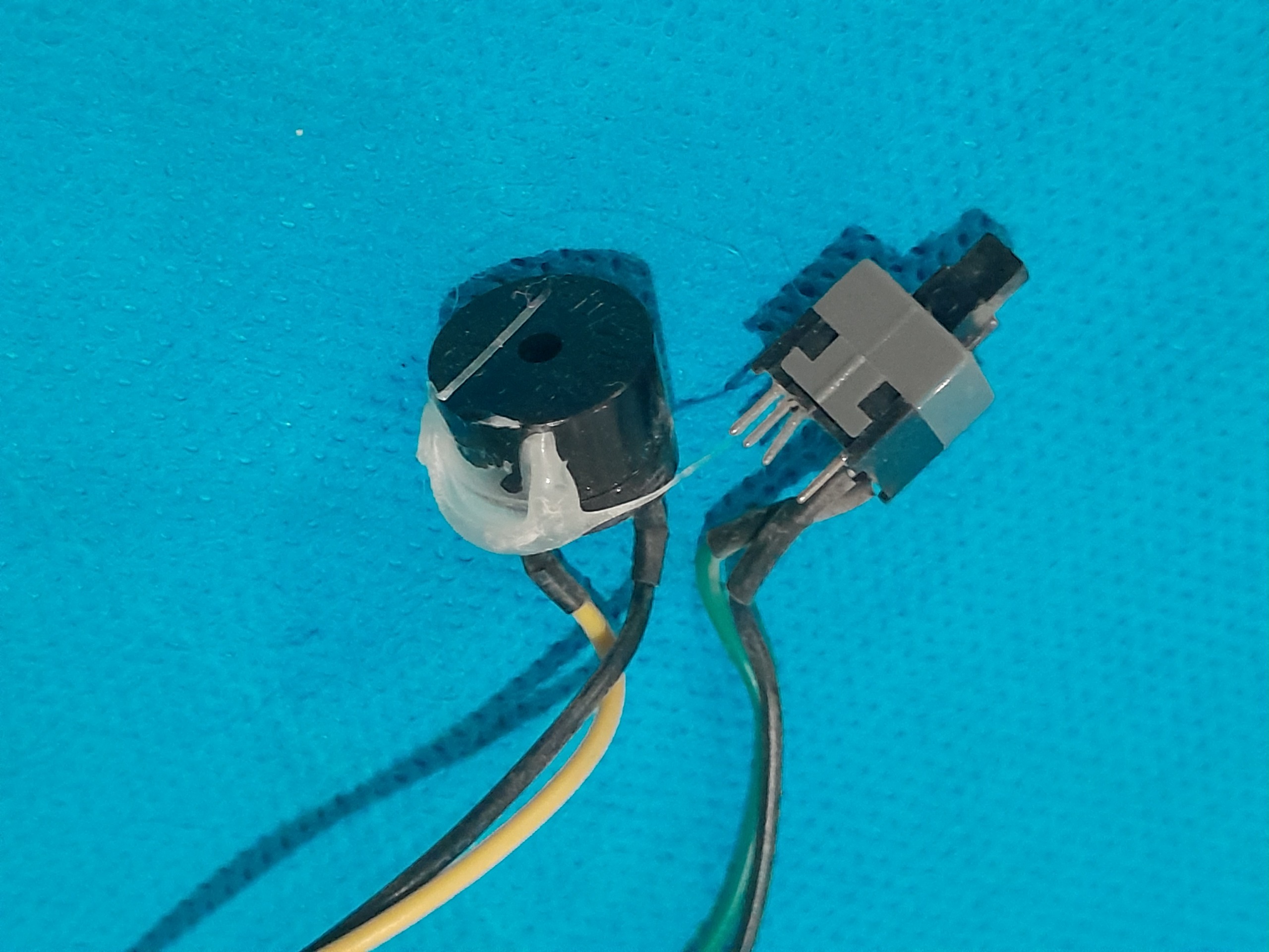 کلید پاور و ریست کامپیوتر روی کیس