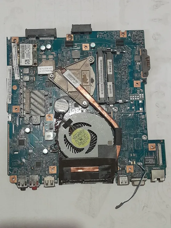 برد لپ تاپ با سیپیو cpu