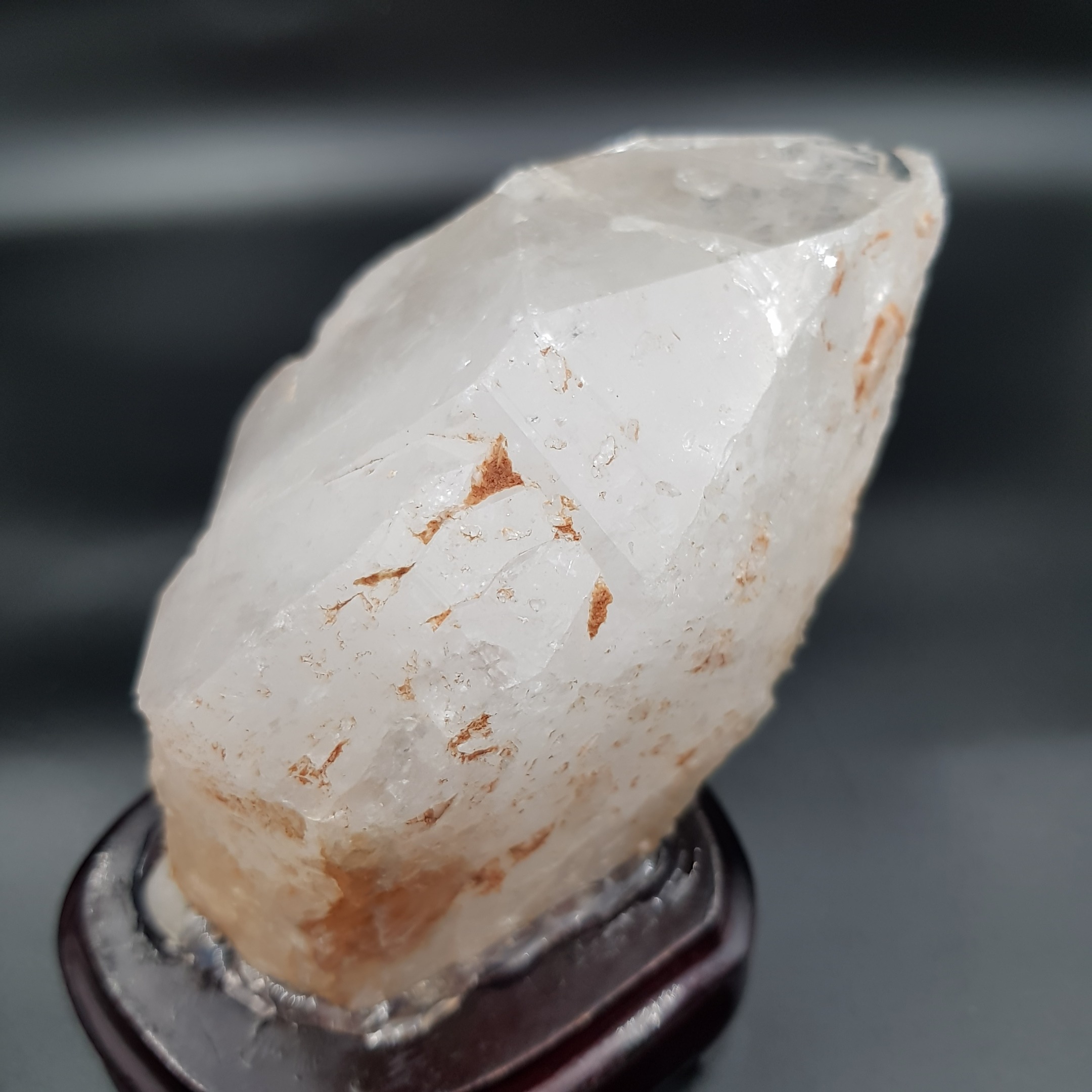 گوهر سنگ کوارتز شیری یخی متوسط مدل 2