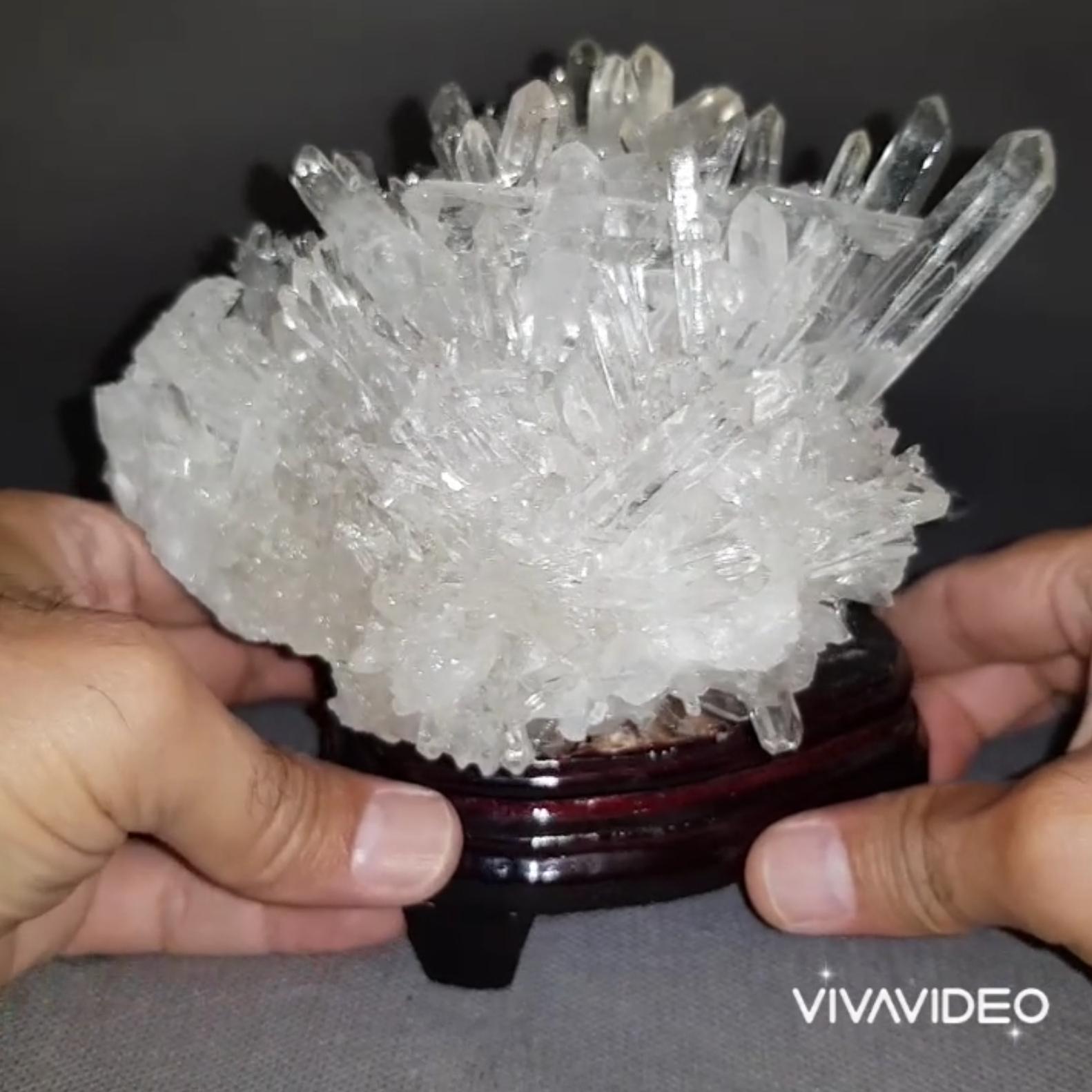 گوهر سنگ کوارتز با بیشمار کریستال کلکسیونی