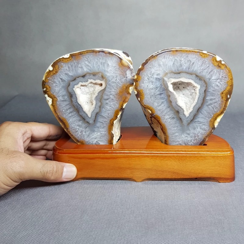 گوهر سنگ ژئود کلکسیونی برزیلی گلابی شکل