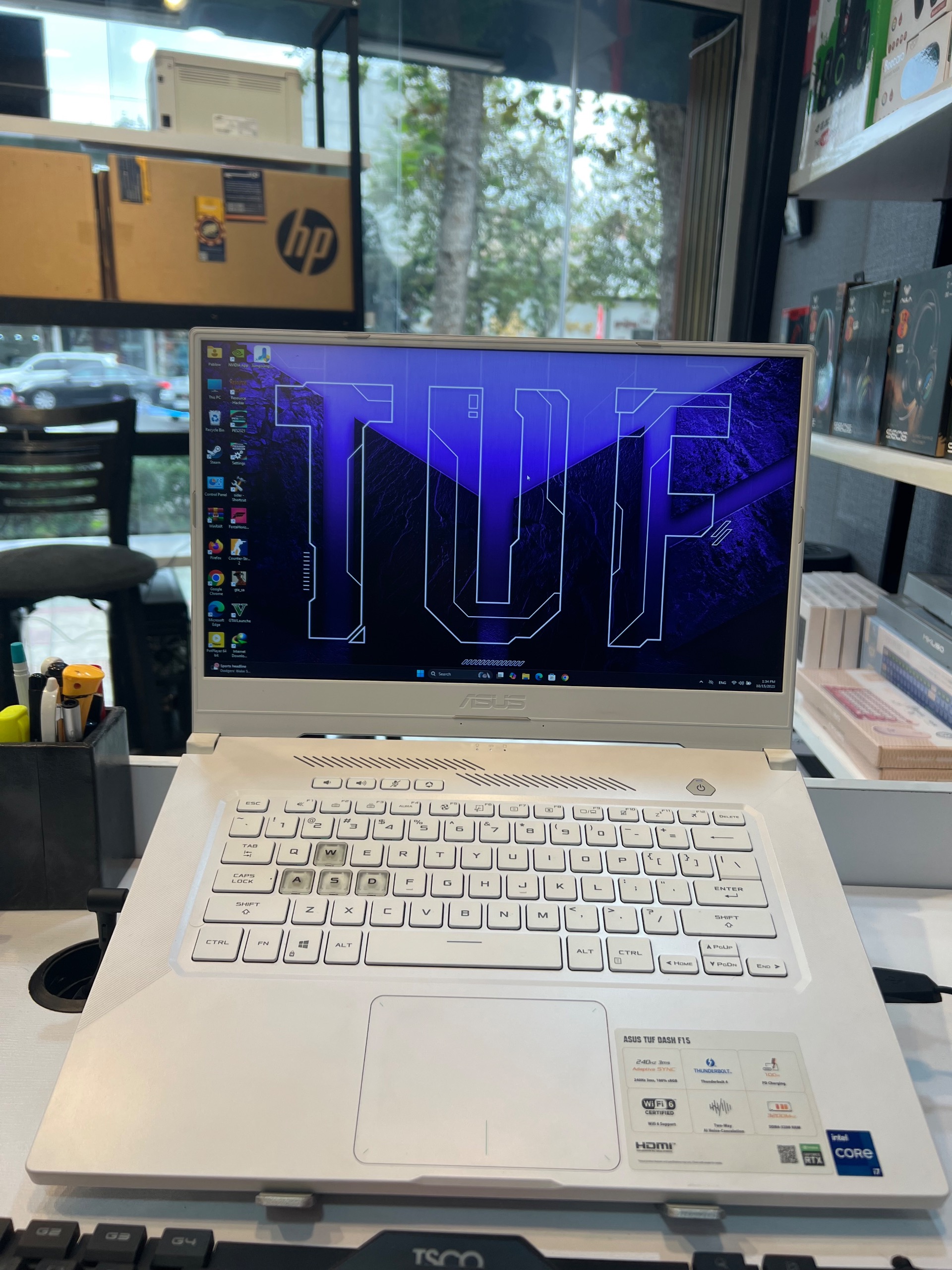 لپ تاپ گیمینگ سفید Asus tuf dash