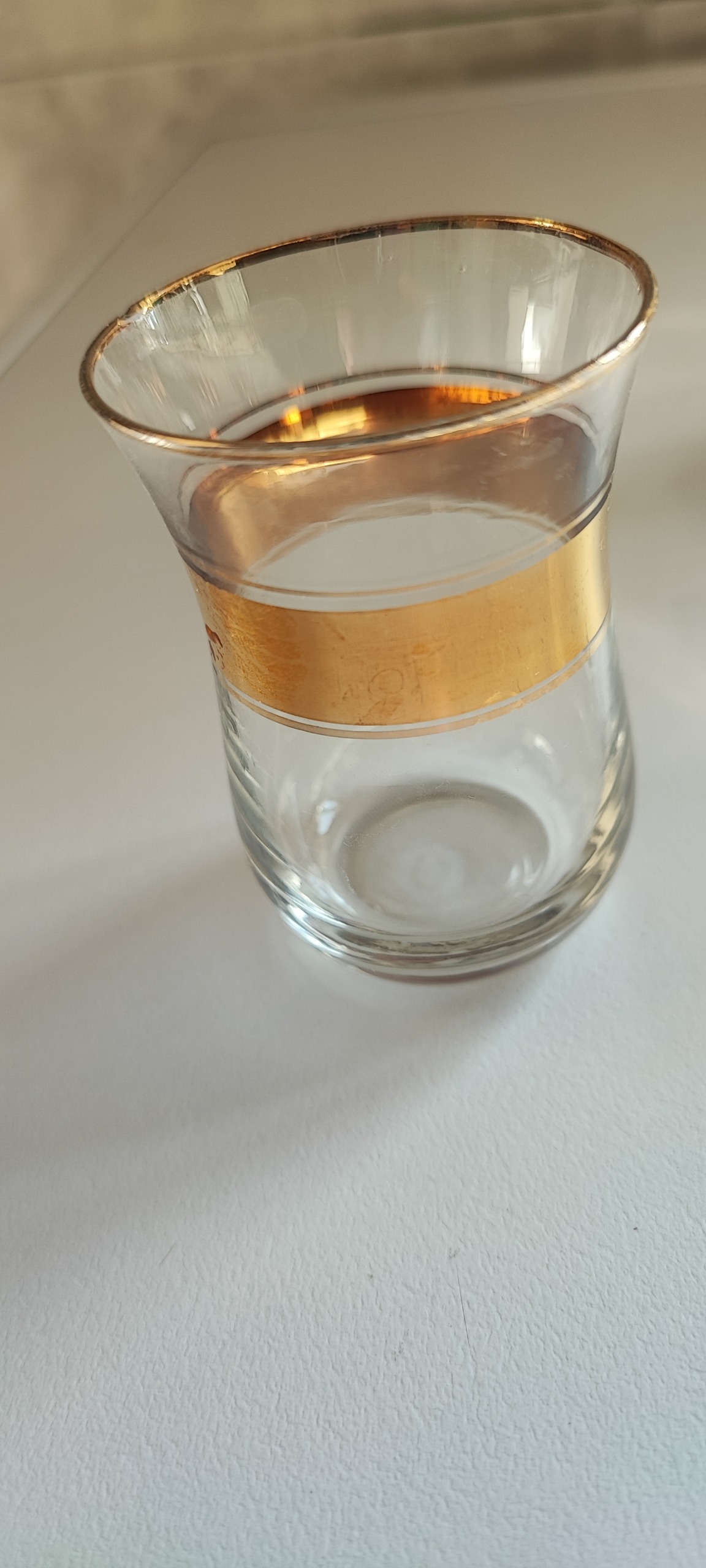 استکان لب طلایی کمر باریک