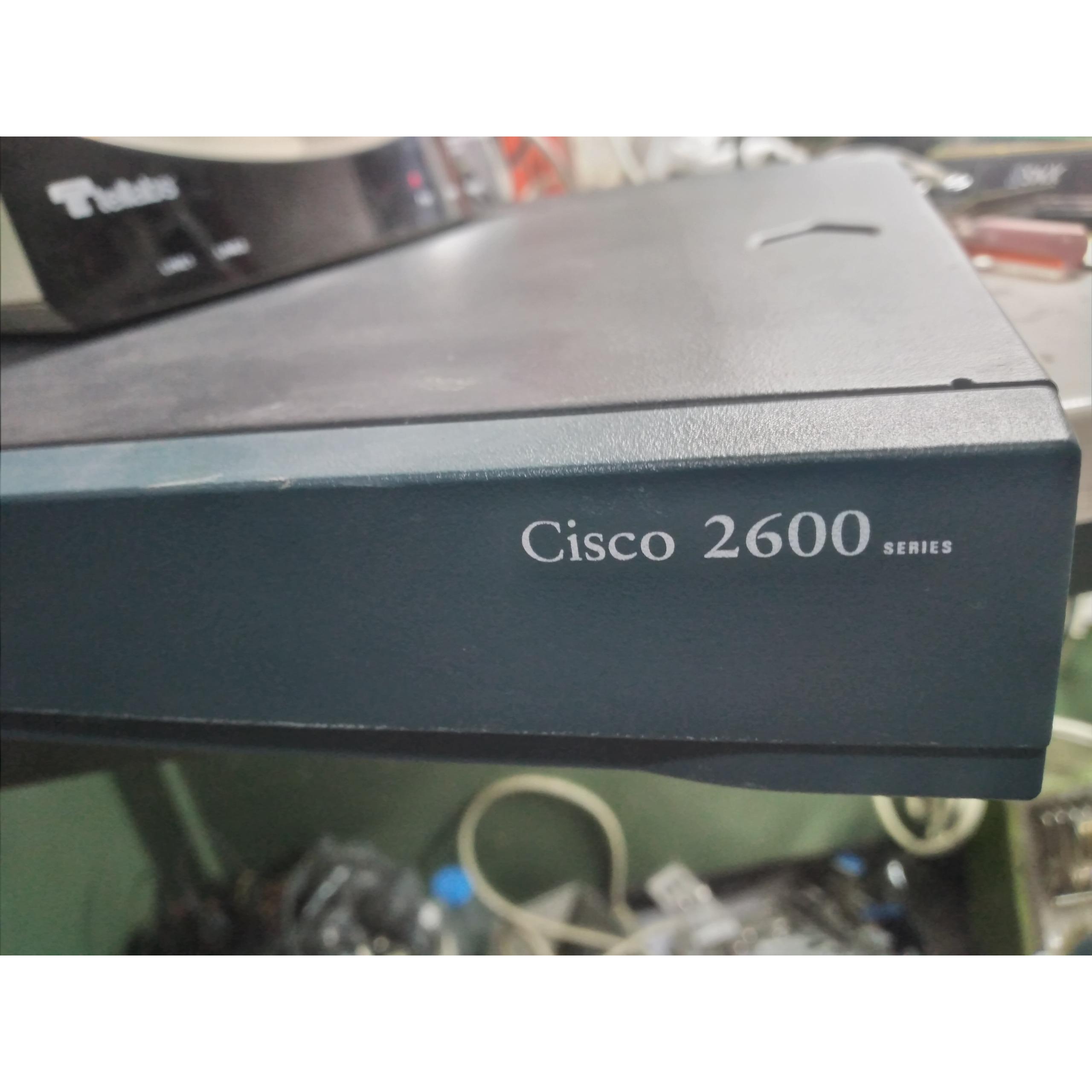 روتر سیسکو 2600 به همراه مودم tellabs8110
