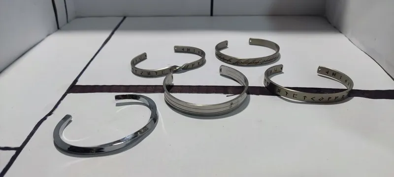 دستبند طرح بنگل نوشته دار