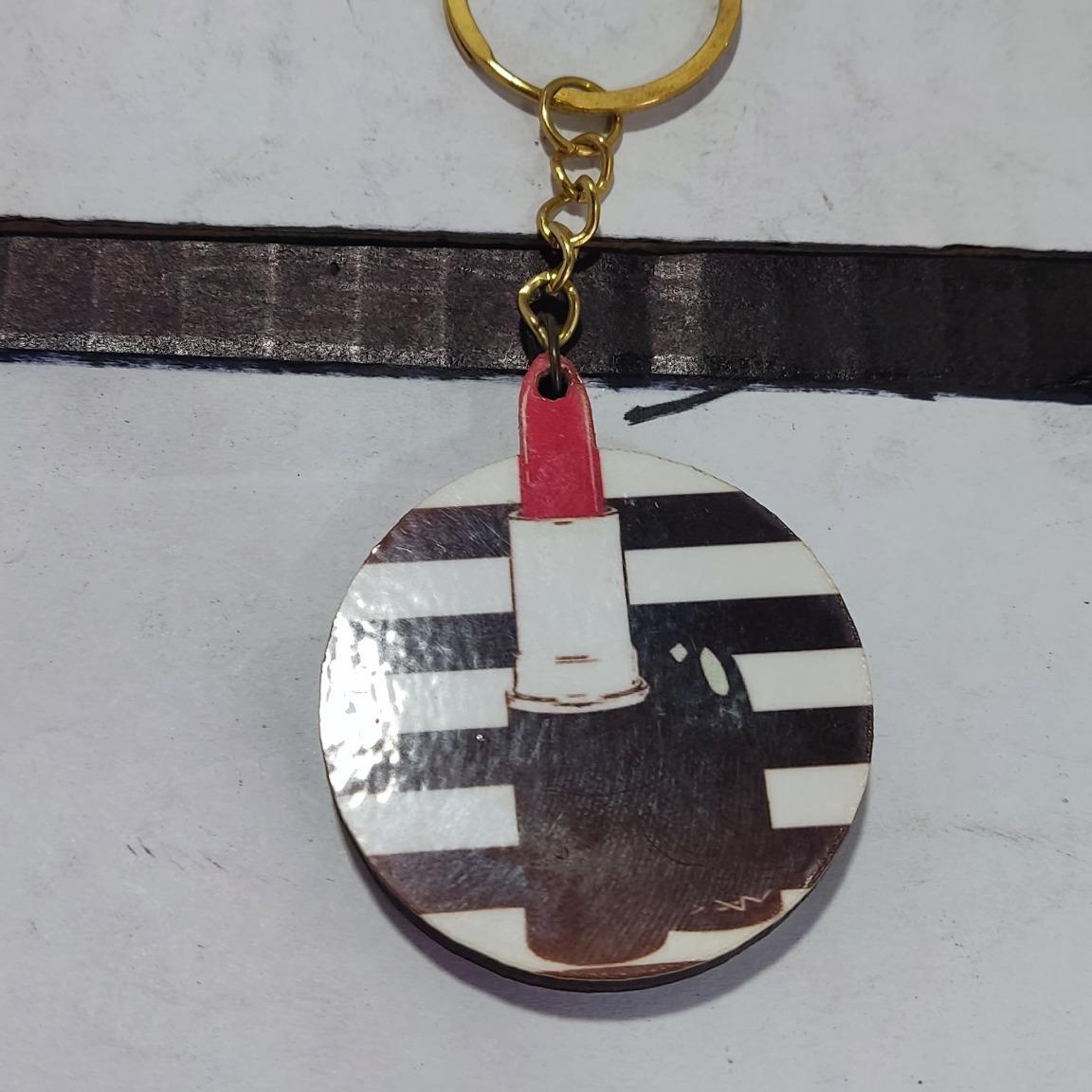 دسته کلید چوبی طرح رژ