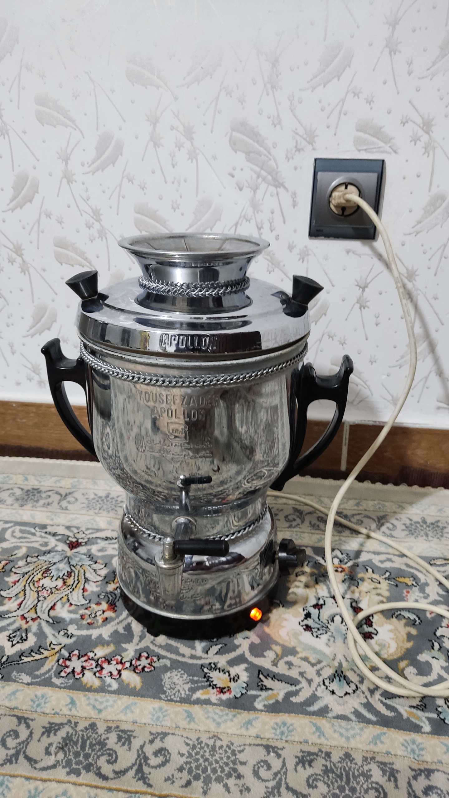 سماور برقی سالم کم کارکرد