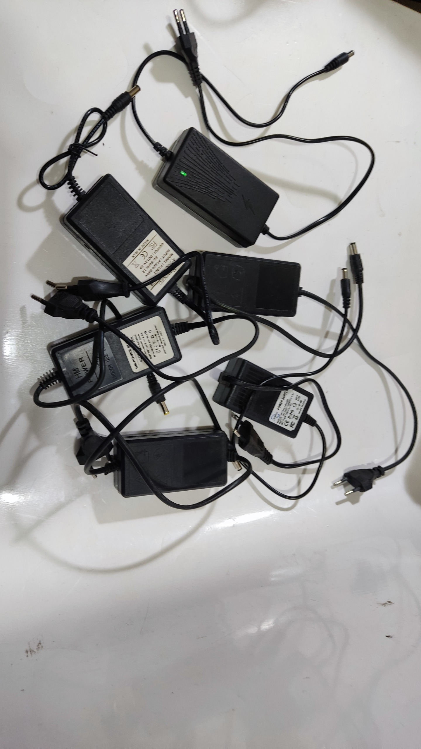 آداپتور 12 ولت