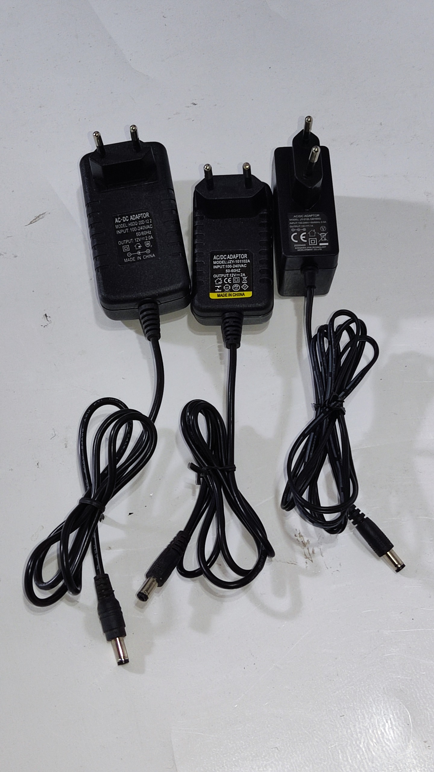 آداپتور 12 ولت