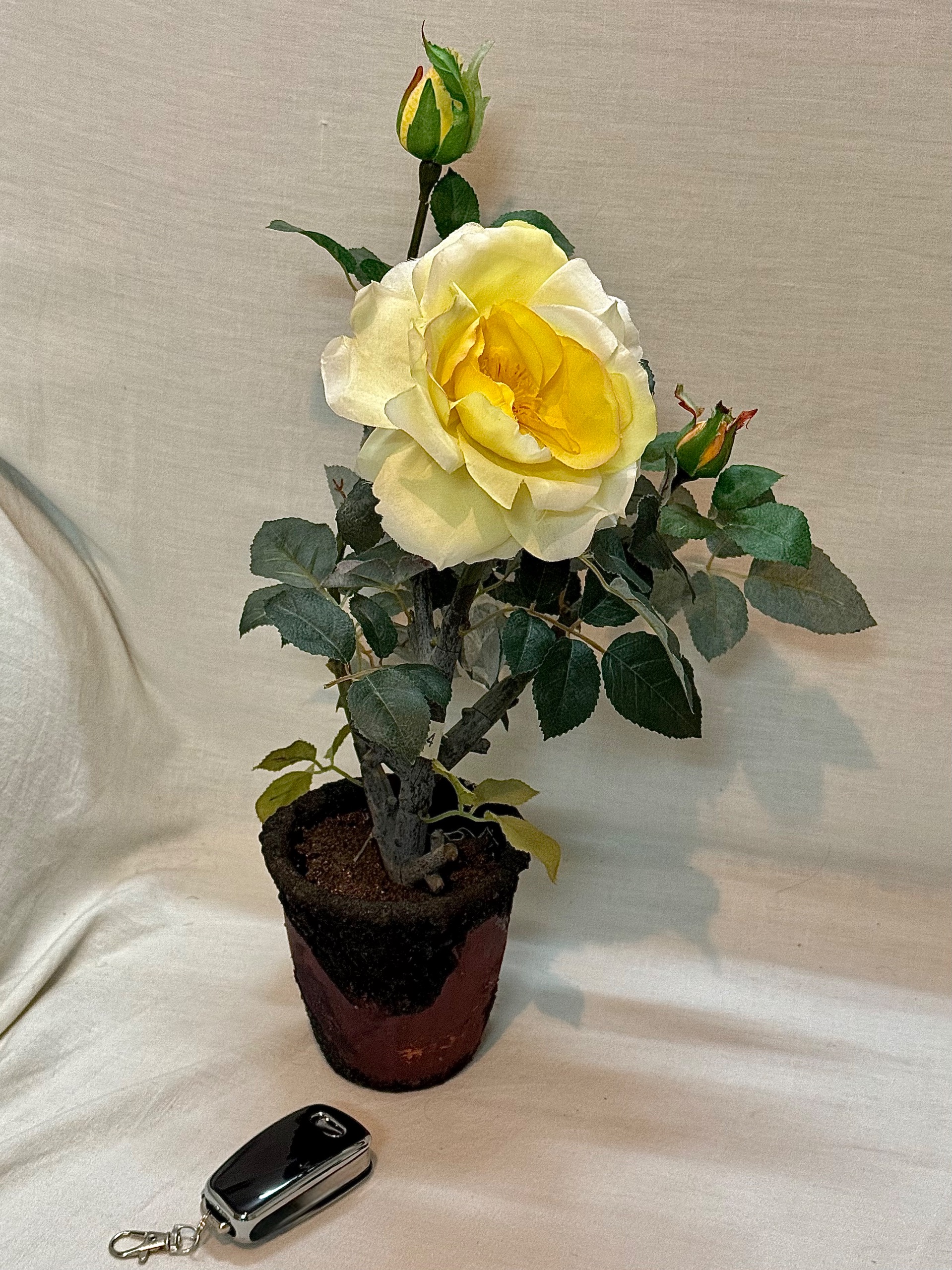 گل و گلدان رز مصنوعی خارجی وارداتی (توضیحات)