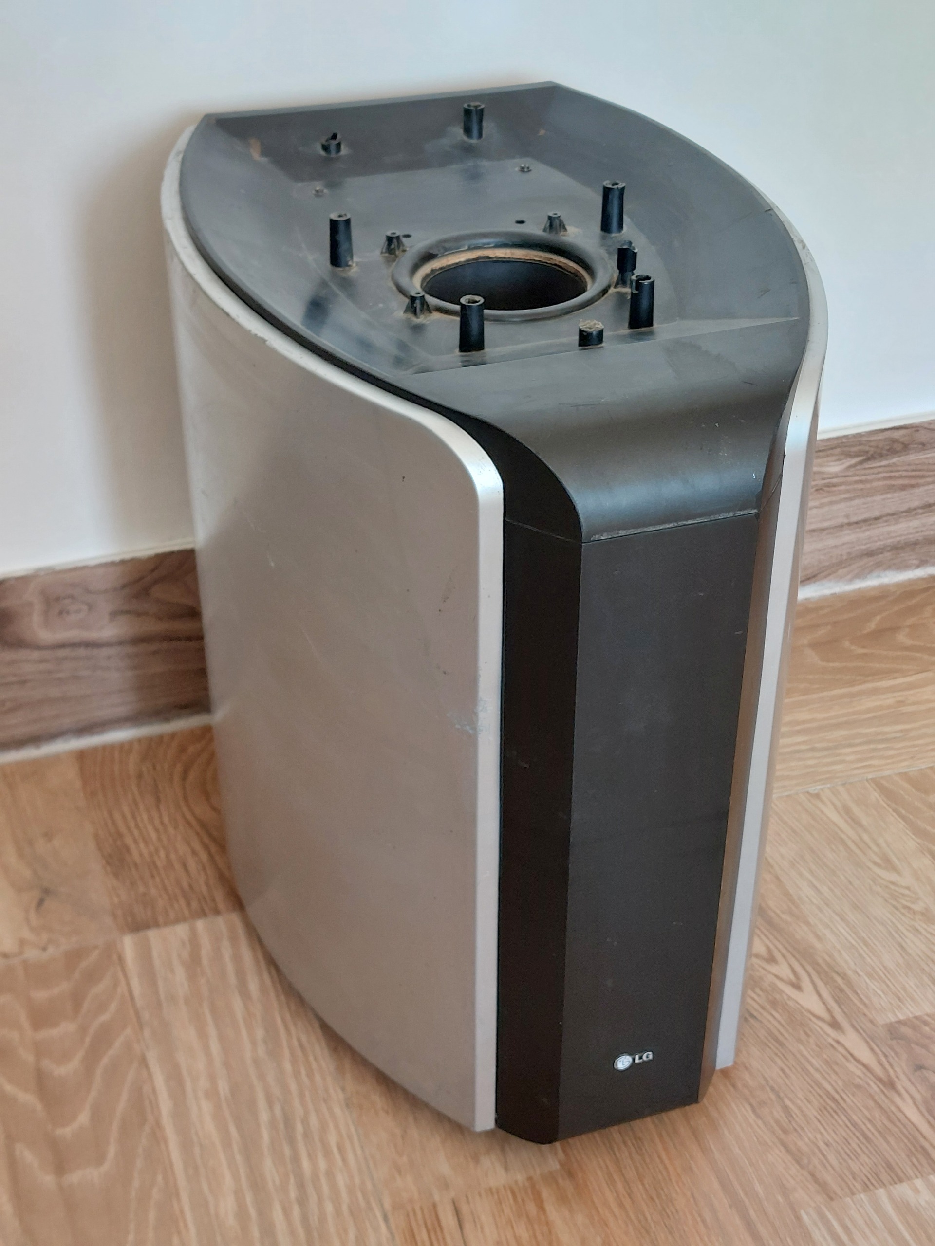 ساب 4 اهم کره ای LG مدل KR-W750THTS