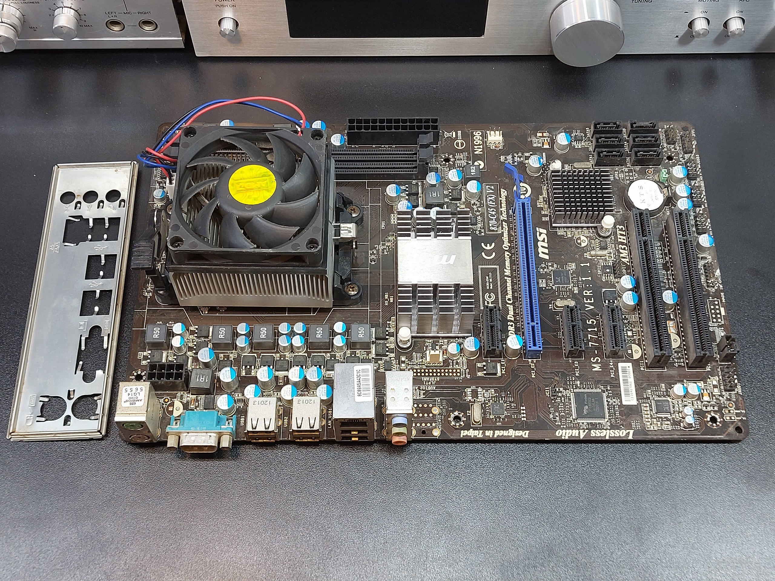 باندل AMD با پنل