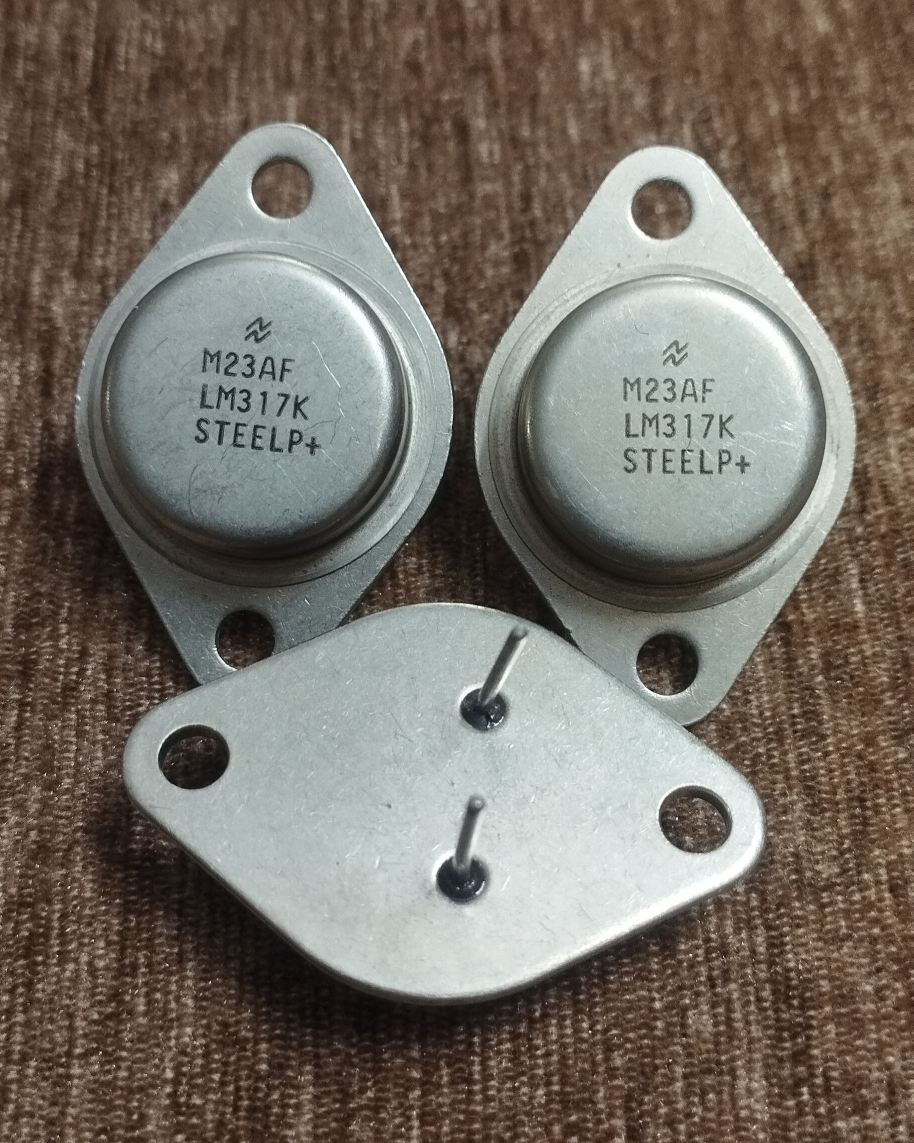 رگولاتور ولتاژ LM317 ساخت ژاپن