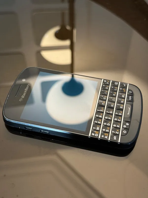 موبایل بلکبری Q10
