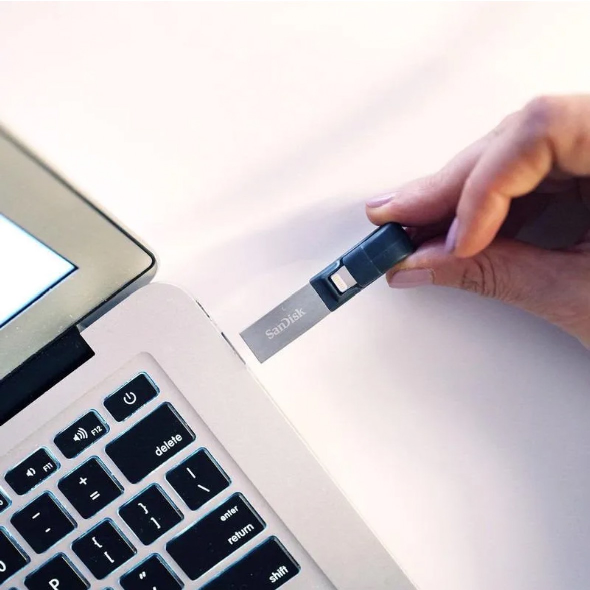 فلش مموری 64GB لایتنینگ SanDisk