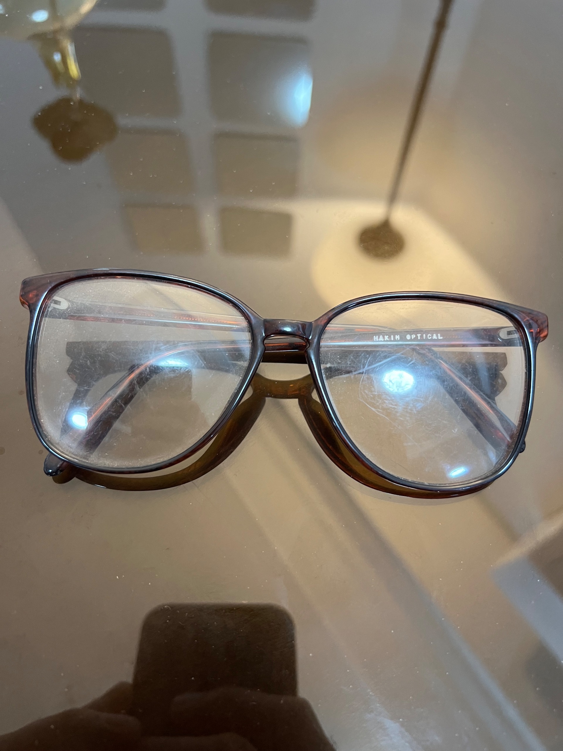 عینک طبی Hakim