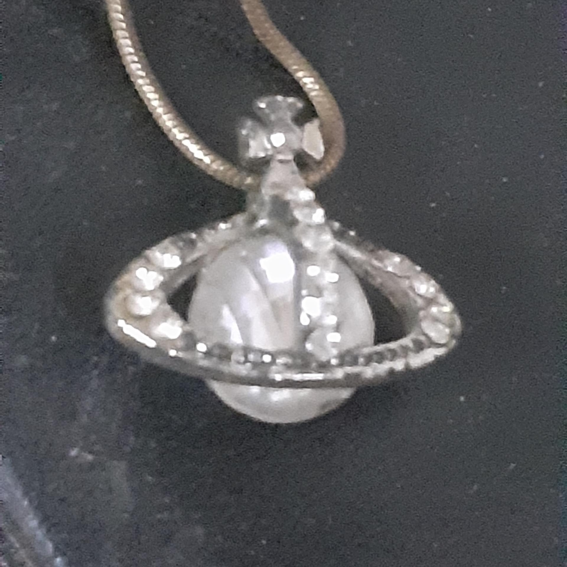 گردنبندنگینش داخل الیاژمهارشدسوراخ نشده