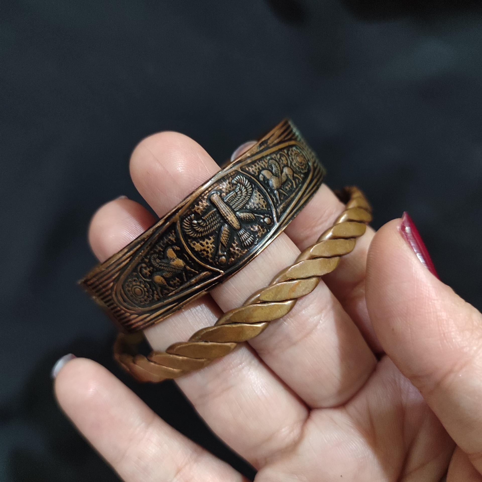 دوعدد دستبند مسی(بافت و طرح فروهر)