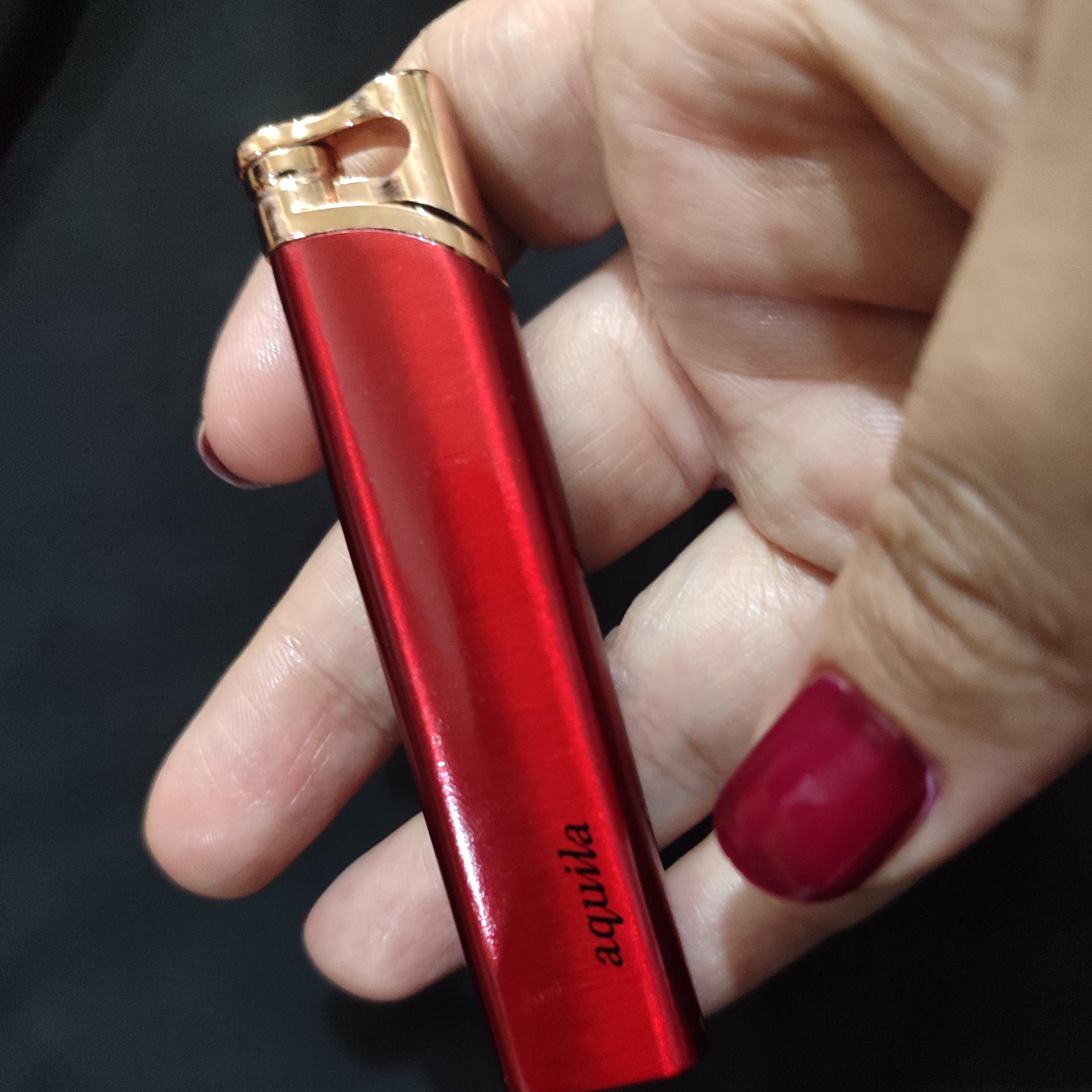 فندک aquilaقرمز بسیار زیبا(چخماقی خوش دست)