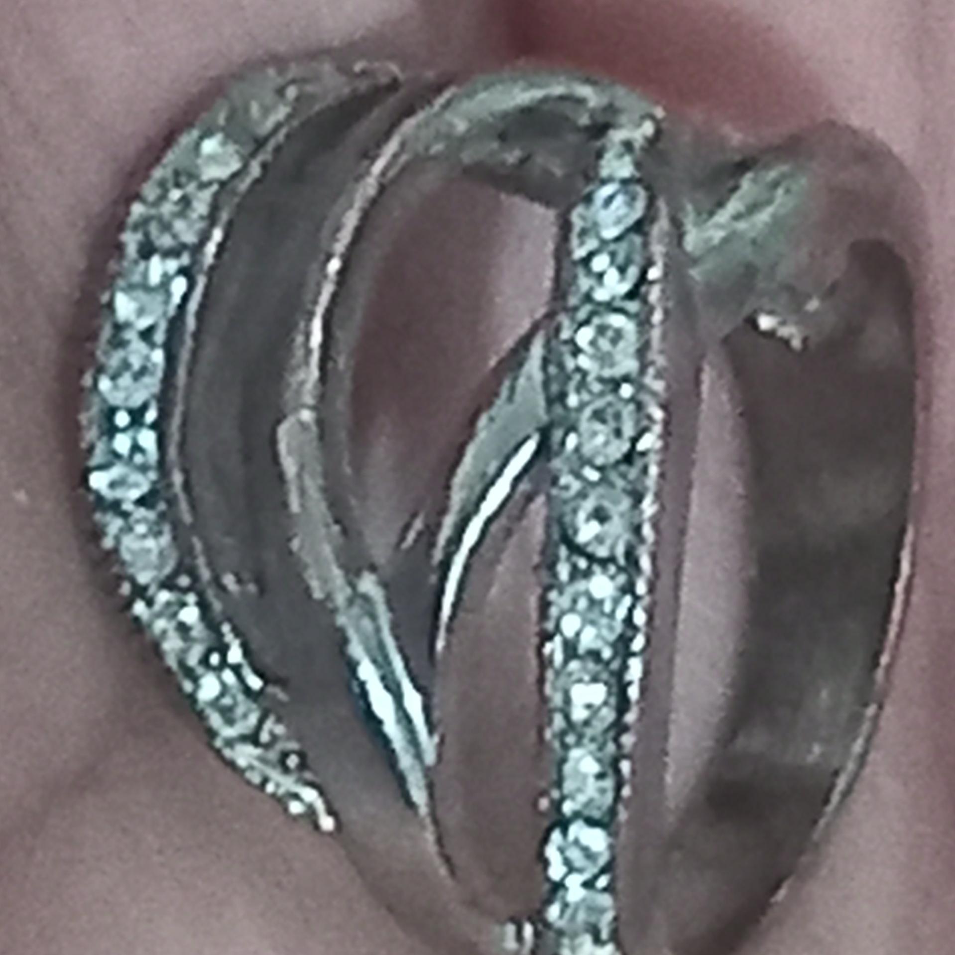 انگشترمس زنانه روگش نقره ولی رفته روگش بعضی قسمتها