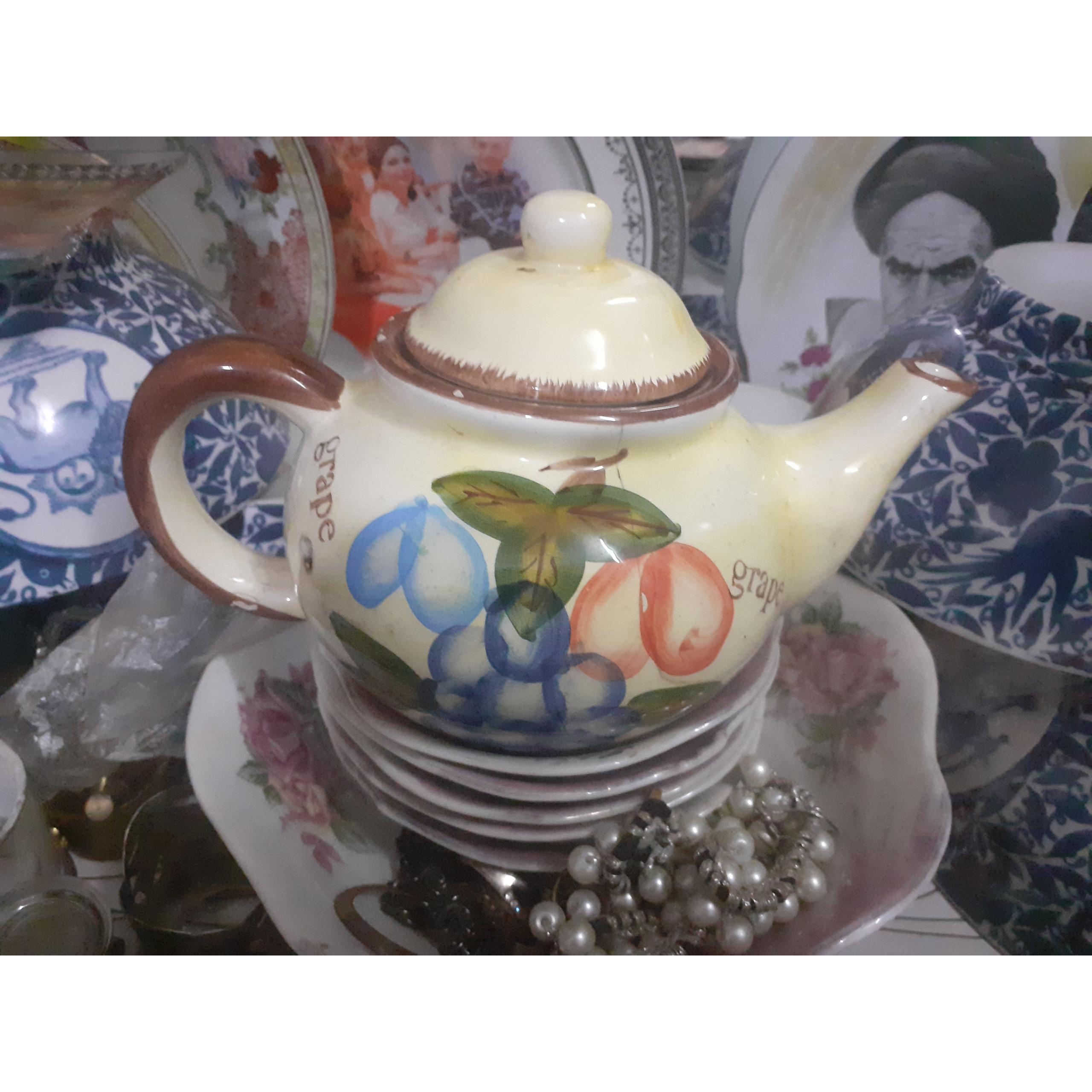 قوری انگوری موزه صدسالفقط کلگسیونرمیخورپاراگراف