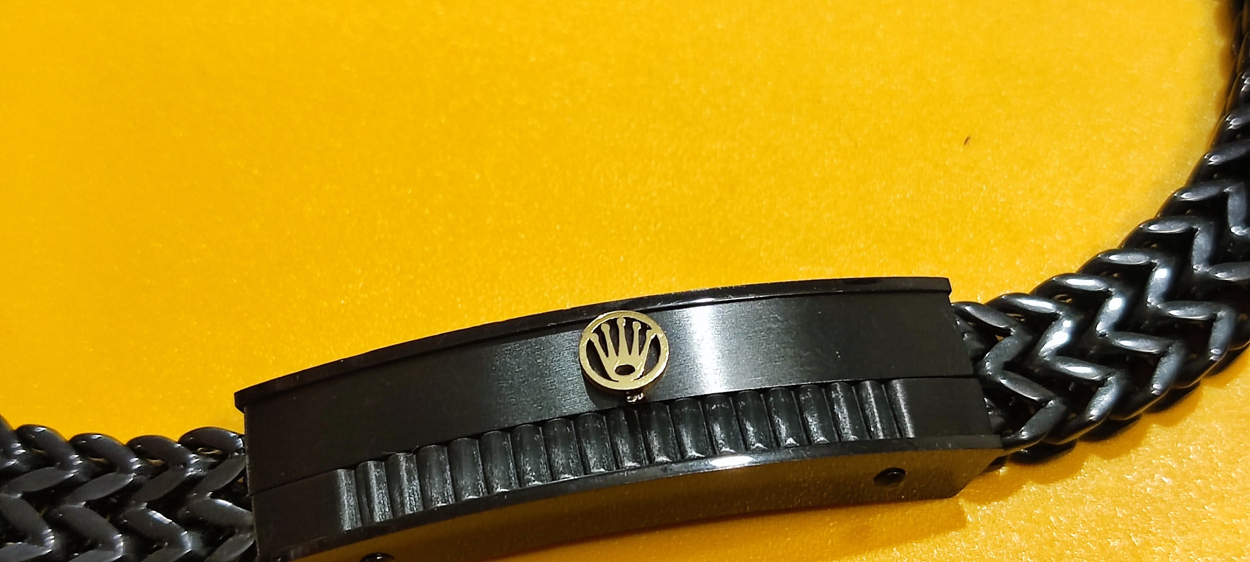 دستبند رولکس مشکی طلایی پلاک دار کد3