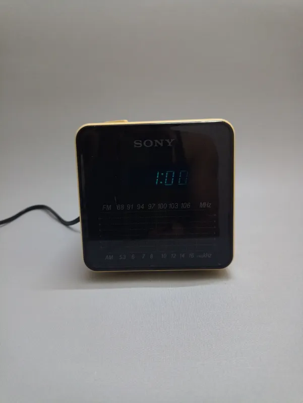 رادیو ساعت سونی