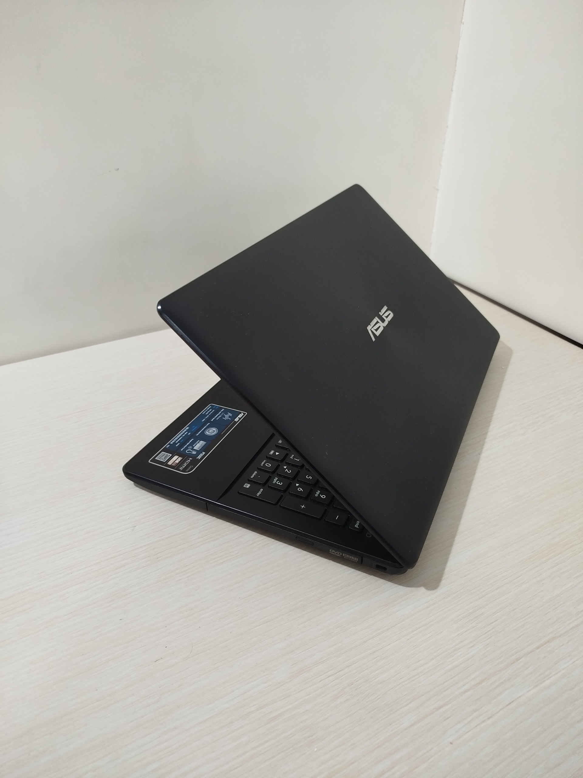 لپ تاپ ASUS P550