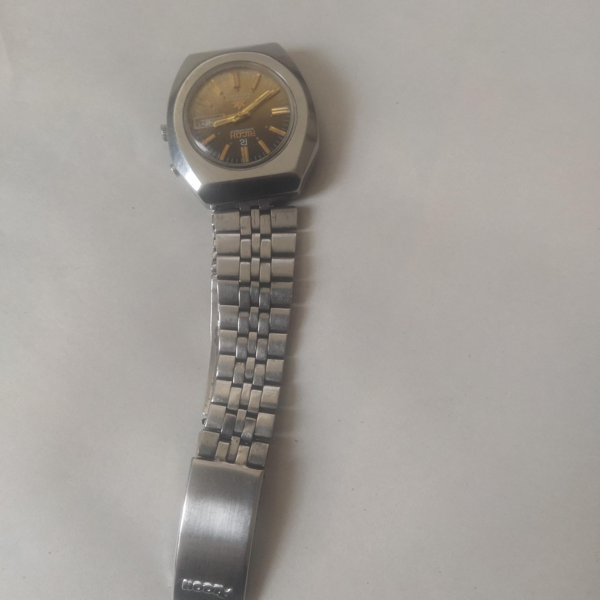 ساعت مچی قدیمی