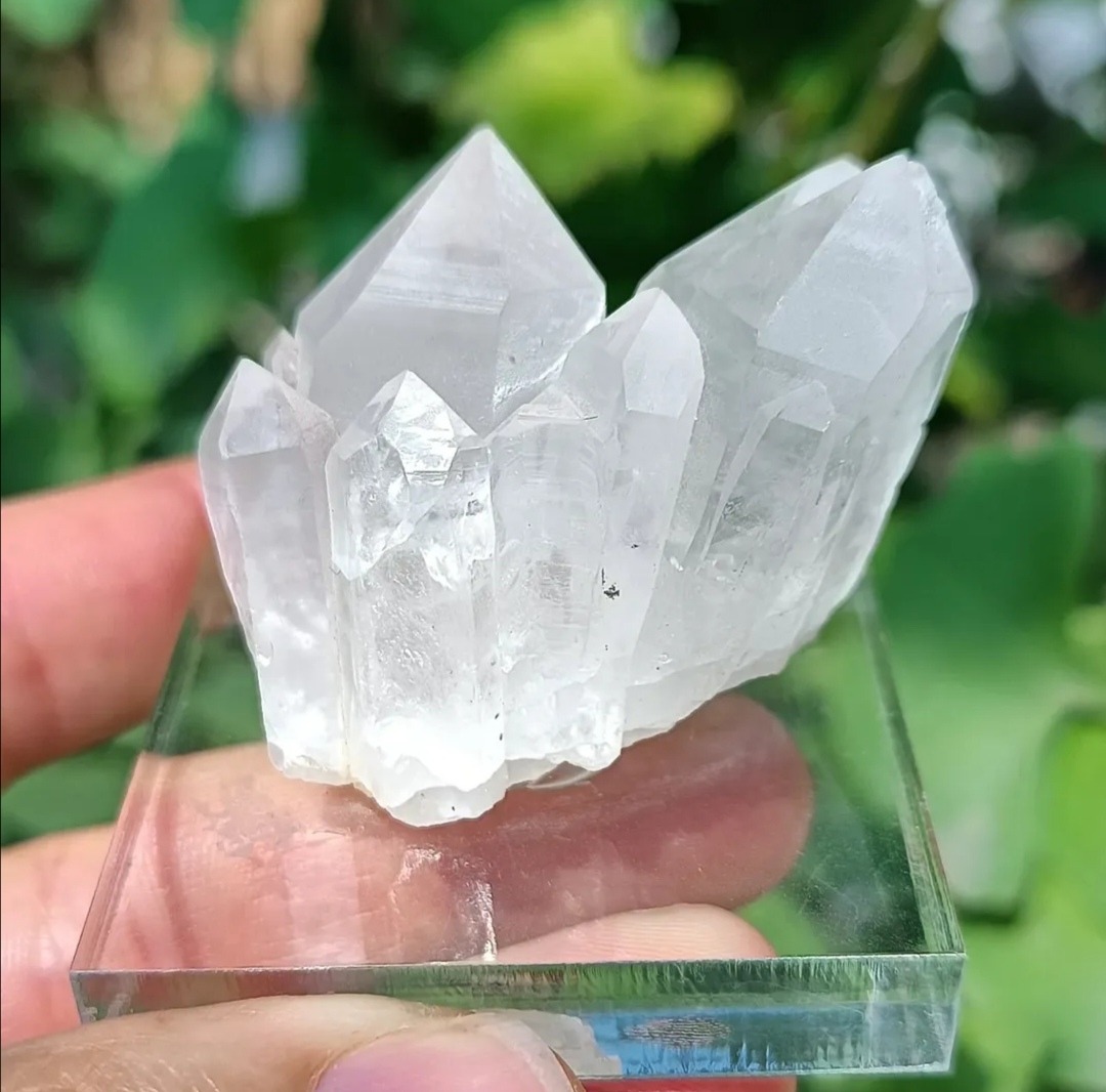 کوارتز چند رشته ای شفاف و فوق العاده بی نظیر