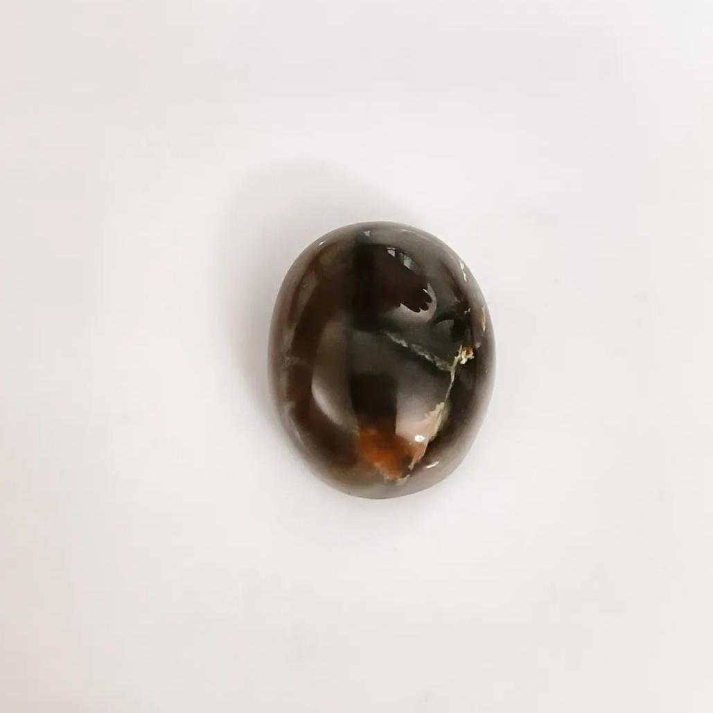 نگین عقیق خاص با رنگ متفاوت و زیبا