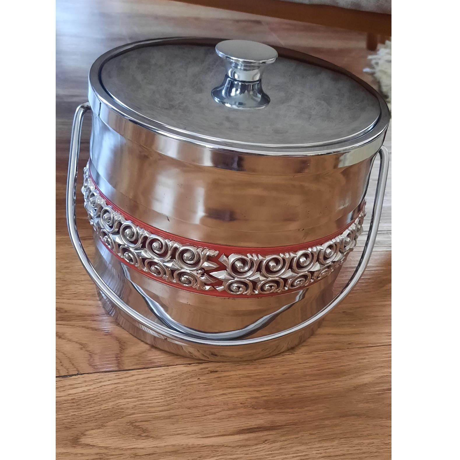 یخدان استیل قدیمی توضیحات دارد