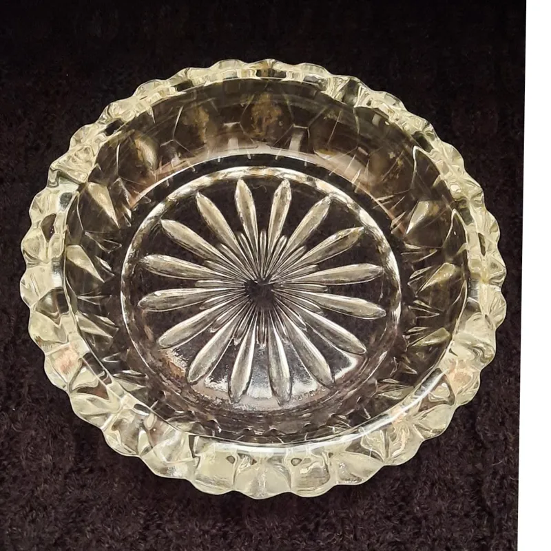 زیر سیگاری بزرگ کریستال فرانسه توضیحات دارد