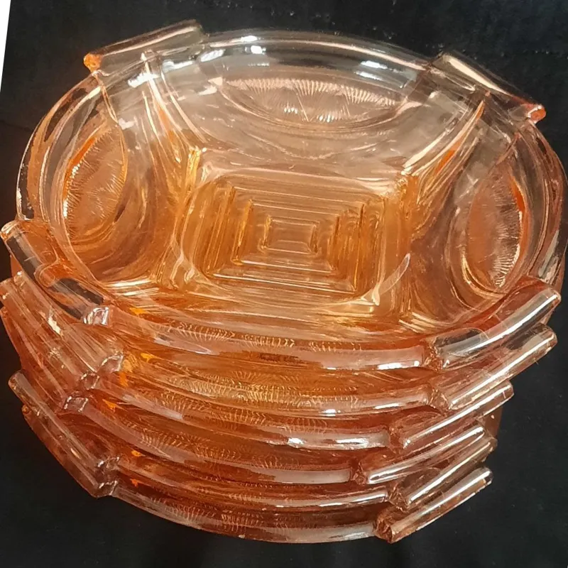 یکدست پیش دستی روس صورتی توضیحات خوانده شود