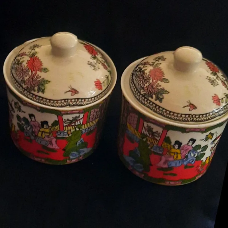 دو عدد قندان قدیمی توضیحات دارد