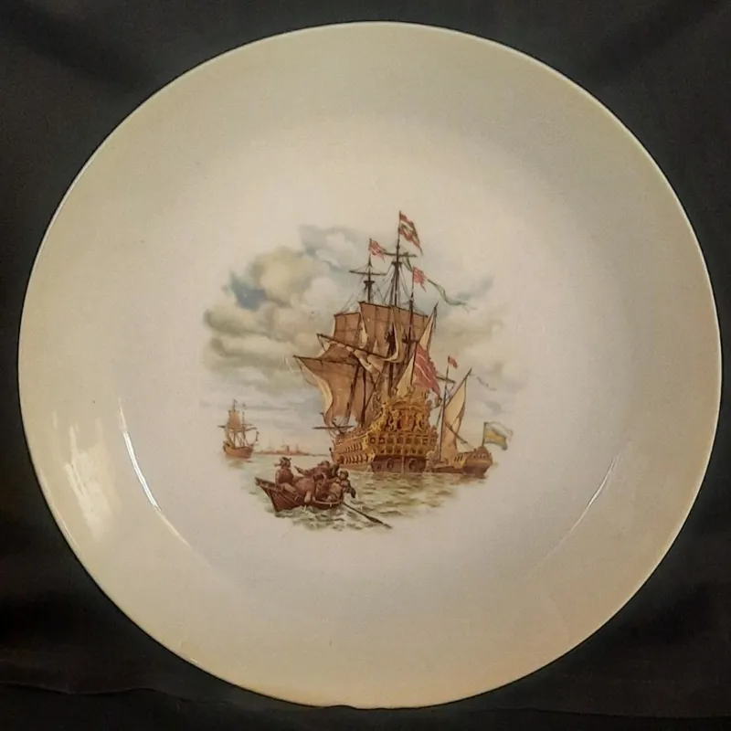 بشقاب دیوارکوب طرح کشتی توضیحات دارد