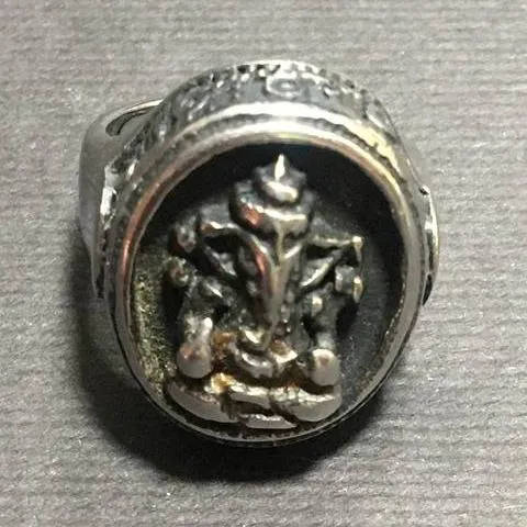 انگشتر استیل ضد زنگ خاص