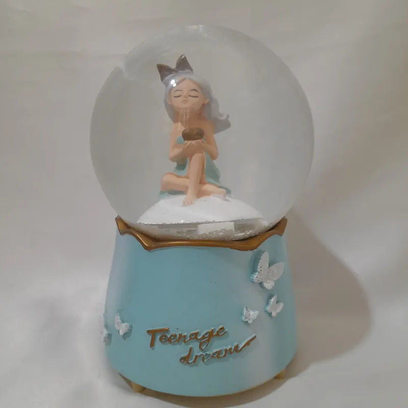 گوی پمپی دختر تنها سایز بزرگ