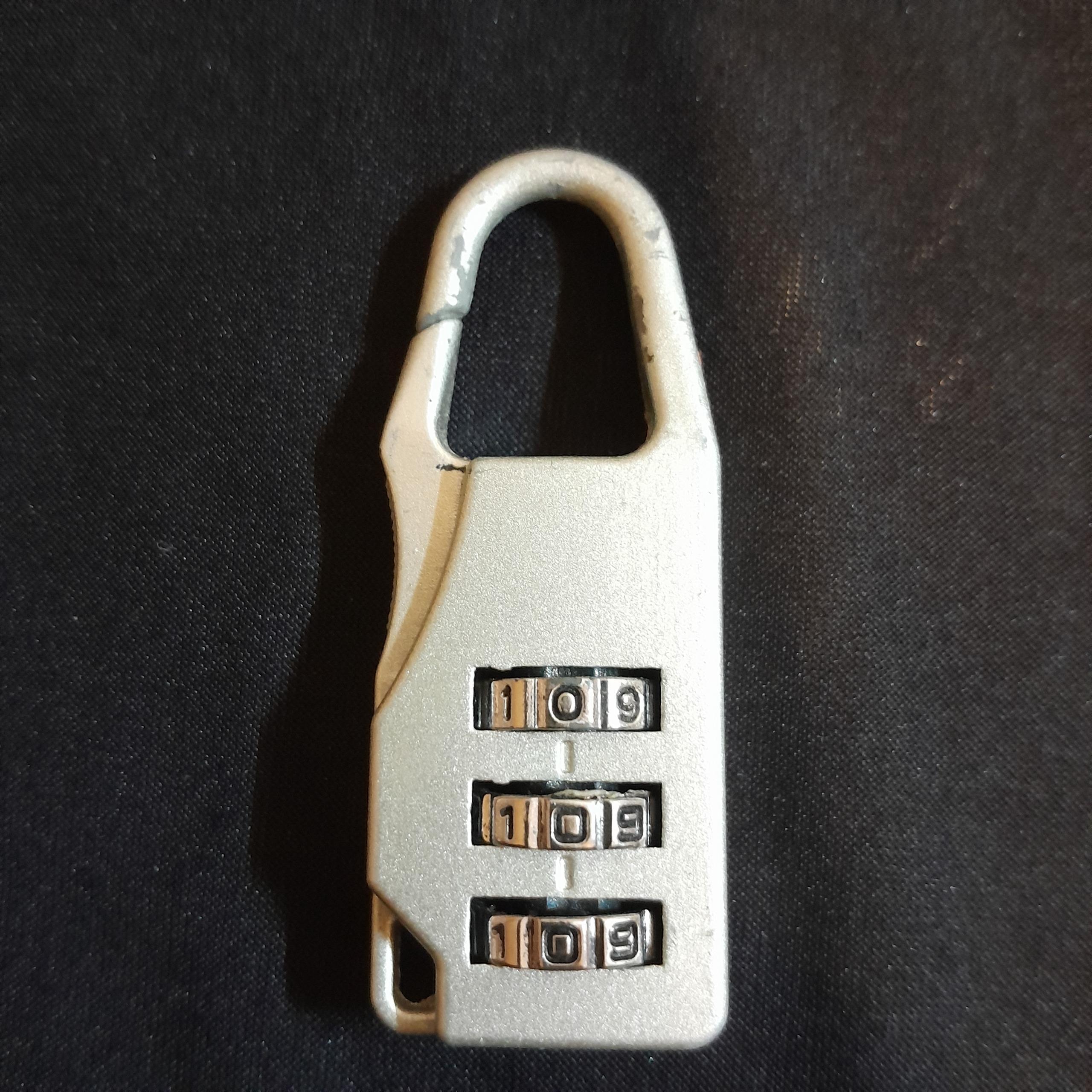 قفل رمز دار