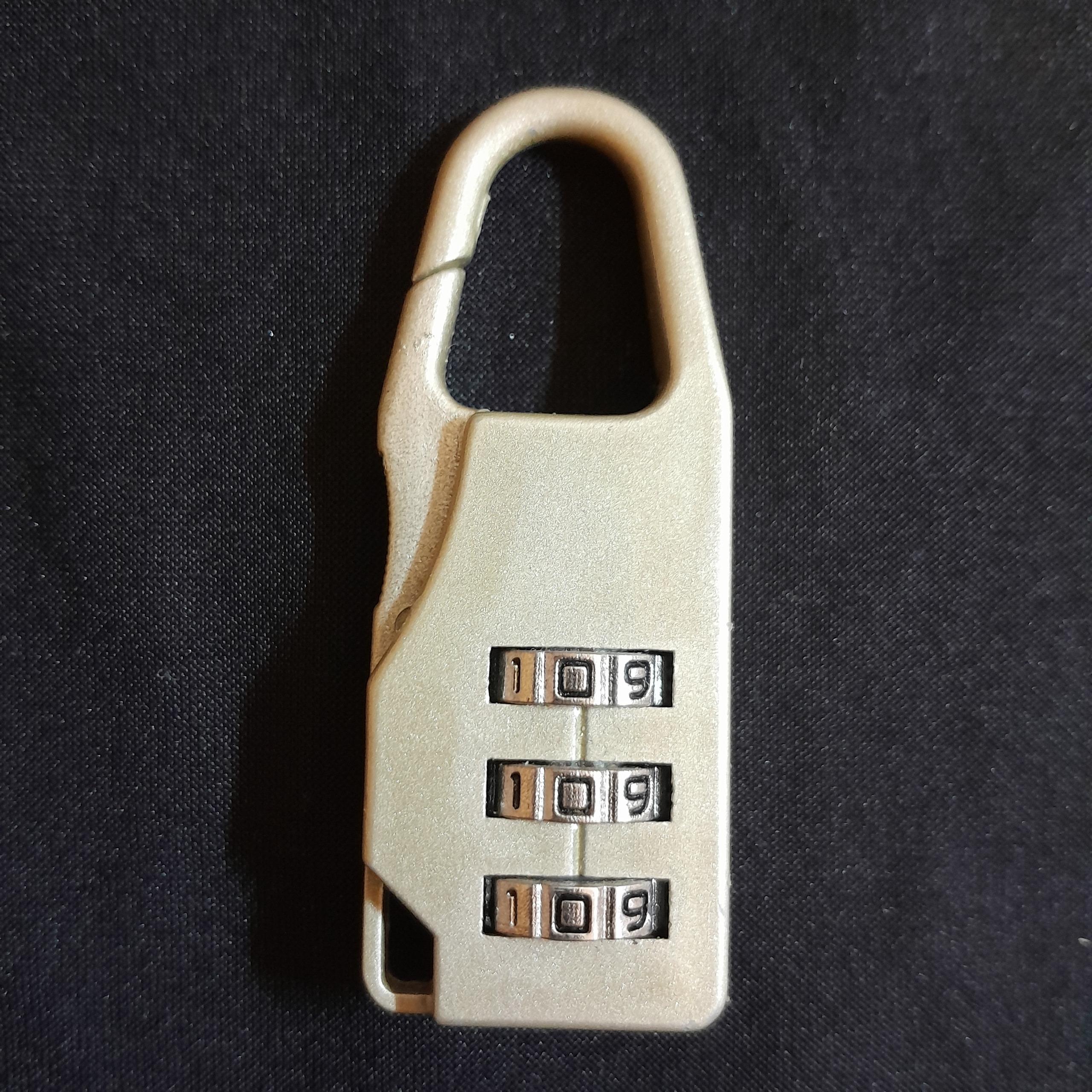 قفل رمز دار