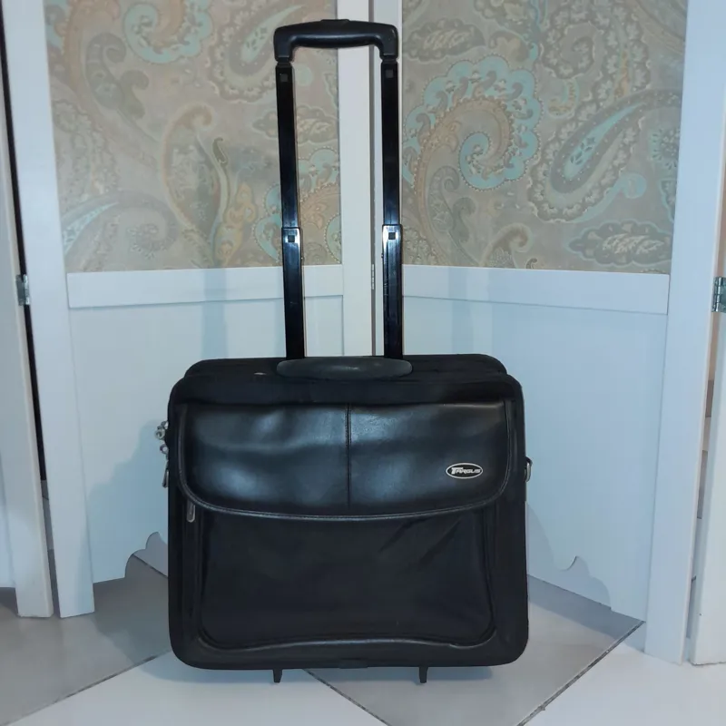 کیف اداری رسمی چرخ دار تارگوس Targus